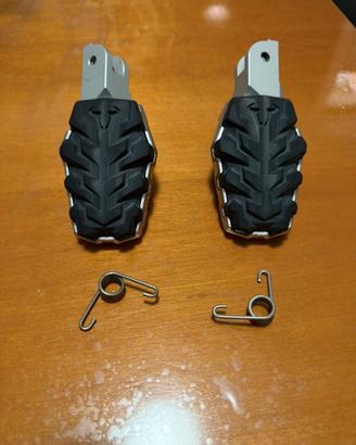 SW MOTECH EVO pedane regolabili moto