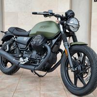 Moto Guzzi V7 Stone - Verde Camo