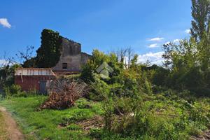 CASA SEMINDIPENDENTE A SPELLO