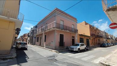 Casa indipendente ad angolo, Corso G. D'AgataAVOLA