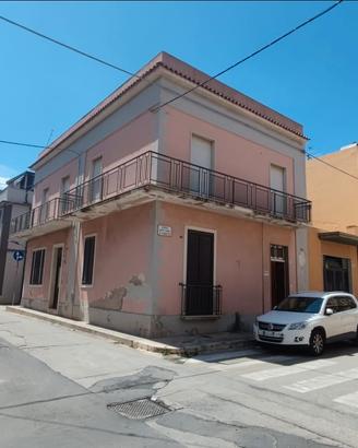Casa indipendente ad angolo, Corso G. D'AgataAVOLA