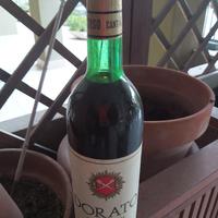 Vino da collezione dorato della romangia Sorso