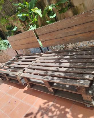 Divano in pallet da esterno