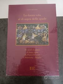 La danza vola al di sopra delle spade 