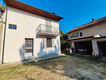 Villa di campagna ad Asti con box e vigna/orto