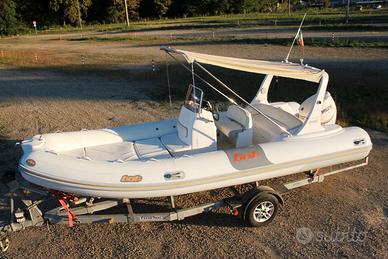 Gommone BAT 590 SL con motore Evinrude 150