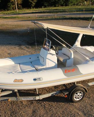 Gommone BAT 590 SL con motore Evinrude 150