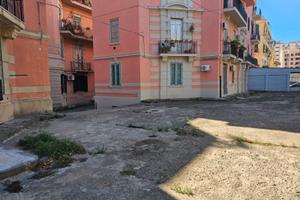 Viale Regina Elena, comodo quadrivani con cantina