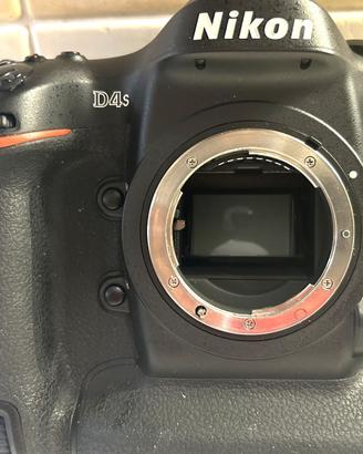 Nikon D4s