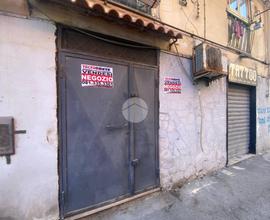 NEGOZIO A NAPOLI