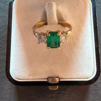 Anello oro 18 k con smeraldo