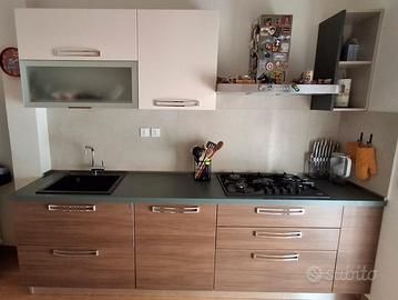Mobili cucina con elettrodomestici 