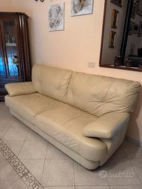 Divano in pelle 4 posti come nuovo!!