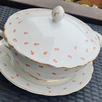 Di Richard Ginori:rarazuppiera con coperchio