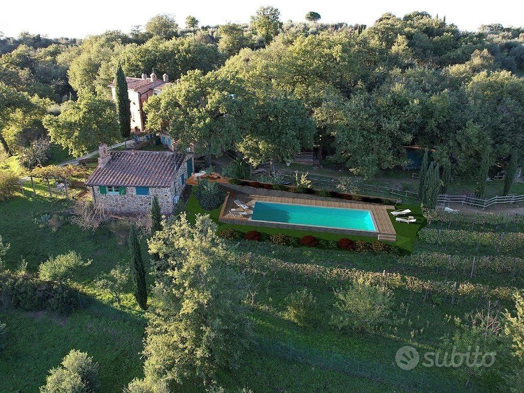 Rustico / Casale di 400 m² con più di 5 locali e b - Vista 3