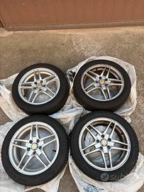 Kit 4 Cerchi in Lega 15" (5 fori) e gomme