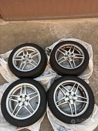 Kit 4 Cerchi in Lega 15" (5 fori) e gomme