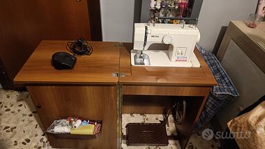 macchina da cucire Necchi 