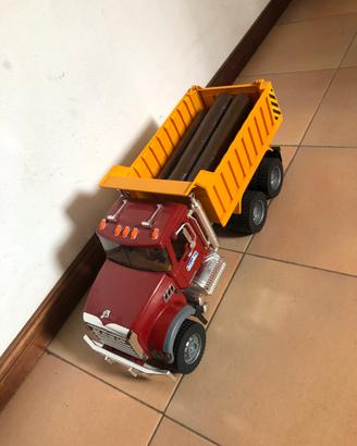 Camion Bruder