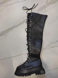 Stivali sopra il ginocchio stringati n39