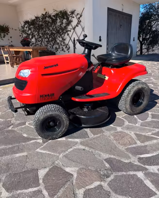 Trattorino tagliaerba