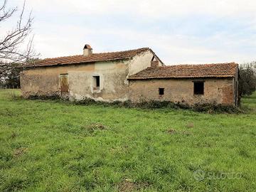 Annesso agricolo da ristrutturare in splendida ...