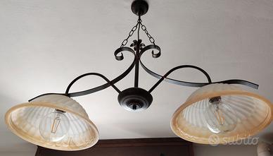 lampadario in vetro e ferro