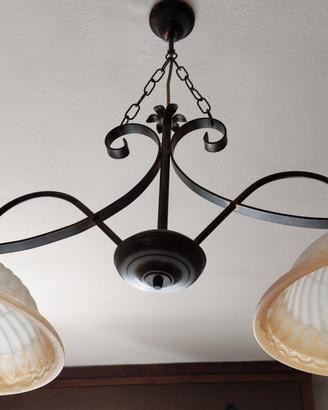 lampadario in vetro e ferro