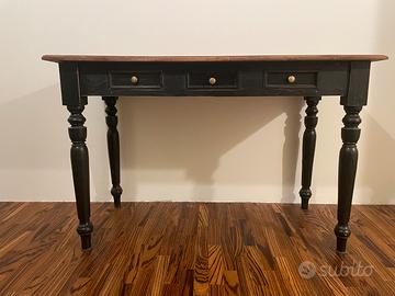 Scrivania in legno massello