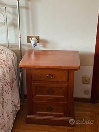 Comodini in arte povera.