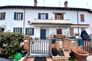 Soluzione Indipendente Cortile Privato