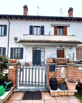 Soluzione Indipendente Cortile Privato