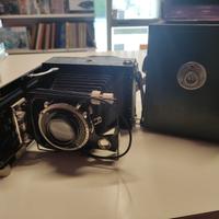 macchina fotografica vintage a soffietto