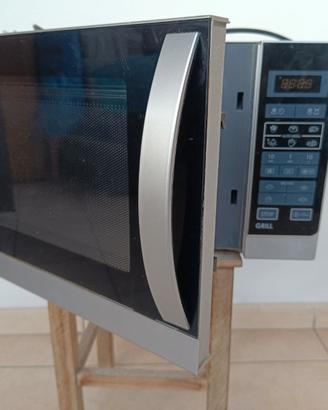 Forno Microonde SHARP R-742WW