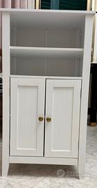 Mobiletto bianco con ripiani e ante