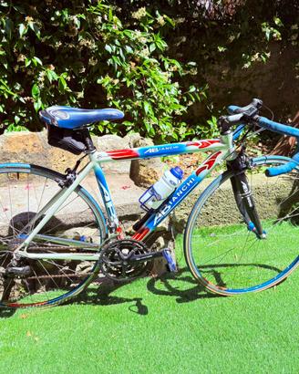 Bici da corsa BIANCHI,SHIMANO 105forcella carbonio