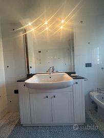 Mobile bagno con lavabo