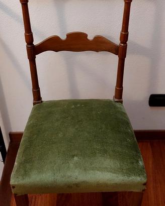 Sedia d'epoca foderata in velluto verde