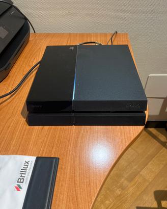 Play Station 4 - PS4