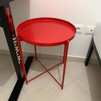 Tavolino tondo in metallo rosso – design moderno