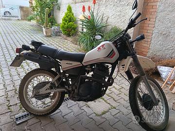 MOTO Yamaha XT 400 1986
