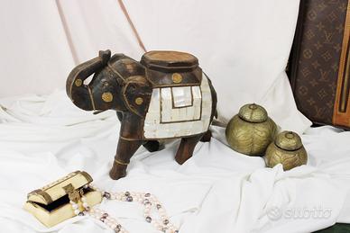 Elefante indiano in legno, ottone e madreperla