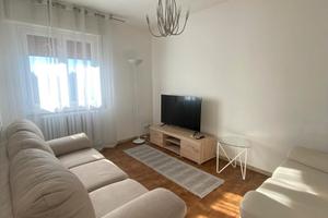 Almè trilocale con box e balcone vivibile