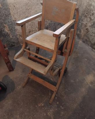 seggiolino vintage in legno
