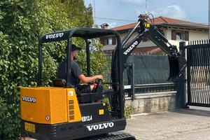 E254 - Escavatore PER JOB EB12.4 VOLVO 15 Q