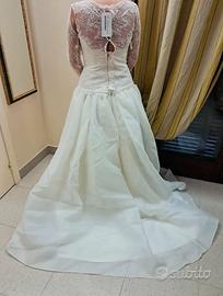 Diversi abiti da sposa