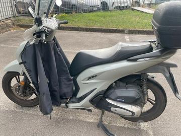 Honda SH 150 scooter