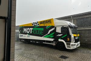 Race trailer race truck camion team
