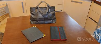 Porta documenti in materiale sintetico 