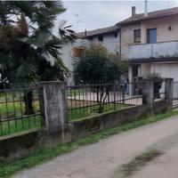Casa indipendente cielo-terra con ampio giardino